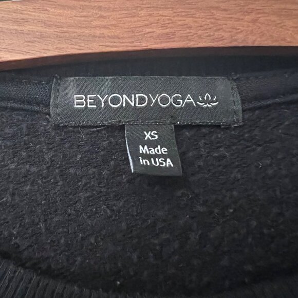 Beyond Yoga Black Velvet Sleeve Jersey Pullover Sweatshirt Womens Size XSmall - Picture 7 of 7